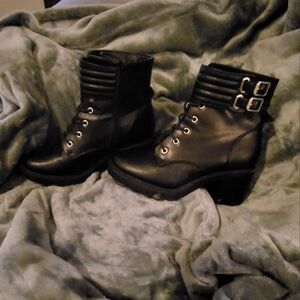 Just Fab Black Boors Size 8